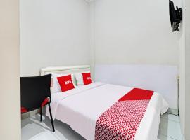 OYO 90452 Pillow Inn – hotel z parkingiem w mieście Telukjambe