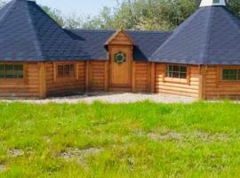 Miniature oast house, campingplass i Ash