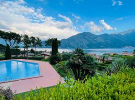 Lake view, Swimming pool, tennis court and private parking, hotel dengan parkir di Mezzegra