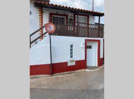 Bogueira House: Casal de Ermio'da bir otoparklı otel