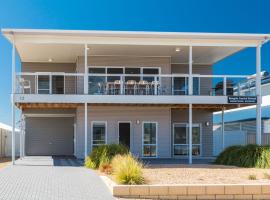 Bungala Coastal Retreat 12 Nereus Drive, ξενοδοχείο σε Normanville