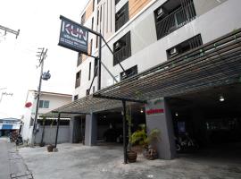 Kun Hotel, hotel v destinaci Nakhon Ratčasima