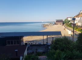 Apartment on Yuzhny Sklon, ξενοδοχείο στην Οδησσό