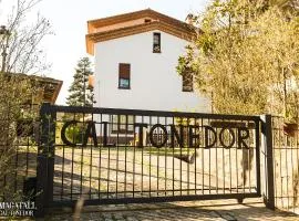 El Niu - L'Amagatall de Cal Tonedor Guest House