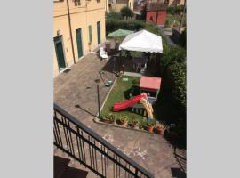 Ca' Rosetta Your home near Cinque Terre & Versilia: Arcola'da bir tatil evi