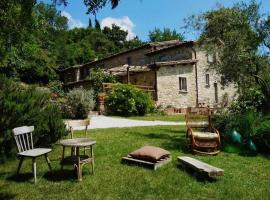 Agriturismo Montesalce ฟาร์มสเตย์ในกุบบีโอ