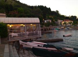 Lago Maggiore, hotel v destinaci Lesa