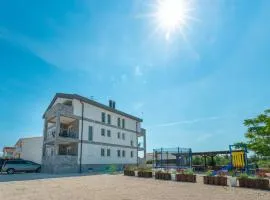 Crowonder Luxury Vir- 6 New Apartments for Families with Playground for Kids