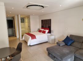 OCEANDUNE SIBAYA G023 Block D, hotel in Umhlanga