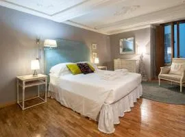 Uffizi Romantic Flat by Mmega