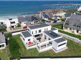 Villa Pool and Beach Bretagne, hotel i Plouescat