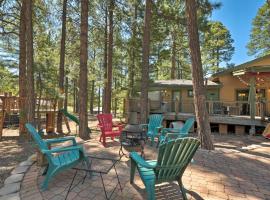 Flagstaff Mountain Oasis with Hot Tub 2 Mi to Dtwn!, spa hotel in Flagstaff