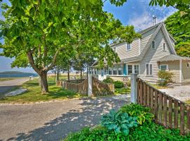 Common Fence Point Cottage with Ocean Views!, hotel di Portsmouth