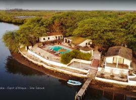 Les Barracudas, hotel de playa en Sokone