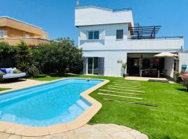 Villa 15 - Beachhouse Luxury Villa - 300m Beach - WIFI - Klima, semesterhus i Sa Ràpita