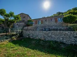 Ethno house OSOBAK