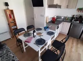 Studio neuf proche Océan