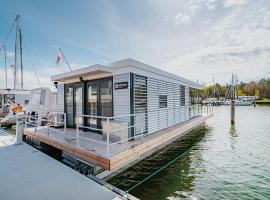 Viesnīca Schwimmendes Ferienhaus "Trinity" Ihr Seahome auf der Ostsee pilsētā Pēneminde