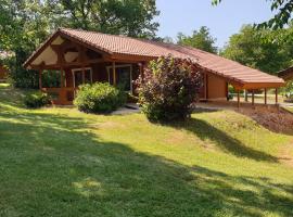 Charmant Chalet LE DAMELI, Village du Soleil, Chalet 61, chalet in Mauroux