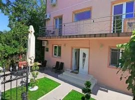 Casa Adelina