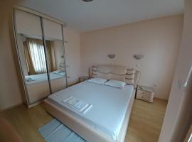 Супер Център Apartament Zheleva, hotel v destinaci Pomorie