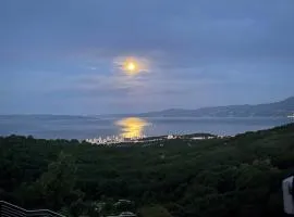 TERRA MAGICA DELUXE Apartment Or Room with Private Parking, Terrace and Sea View