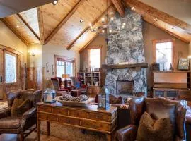 Luxury 4BD Located at Old Greenwood!