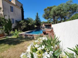 La cigale et la fourmi, hotell i Nîmes