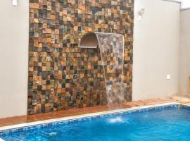 Casa com piscina e Wi-Fi em Itapetininga, отель в городе Итапетининга