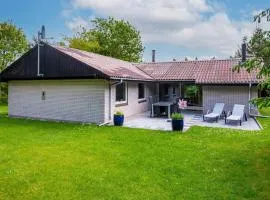 6 person holiday home in Ulfborg