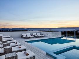 Astina Suites, Penrith, kh&aacute;ch sạn c&oacute; hồ bơi ở Penrith