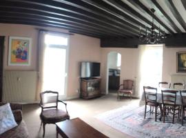 Appartement spacieux 78m2 plein centre, balcon, jusqu’à 6 personnes, khách sạn ở La Bourboule
