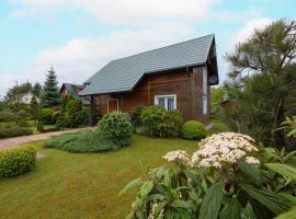 Family Vacation House with Garden & Parking by Renters, hotel Zastań városában