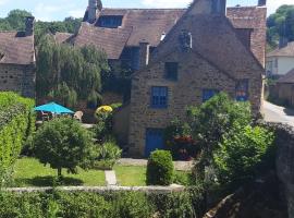 Gite du Pont Saint-Céneri-Le-Gérei dans les Alpes Mancelles, koča v mestu Saint-Céneri-le-Gérei