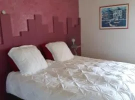 CHAMBRE DOUBLE AVEC PISCINE ET JACUZZI