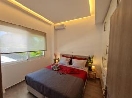 'Aegean Breeze' Lux & Cozy Apartment in Nea Makri, hotel i Nea Makri
