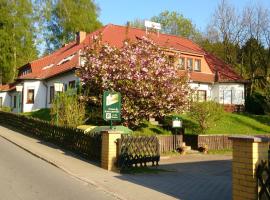 Hotelpension Schwalbennest, guest house in Benz