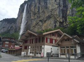 Chalet Rosa B&B, bed & breakfast i Lauterbrunnen