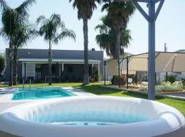 Dependance in Villa con piscina