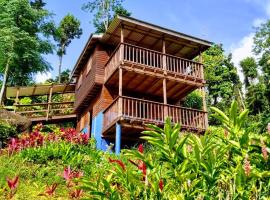 Roots Jungle Retreat โรงแรมสำหรับครอบครัวในMarigot