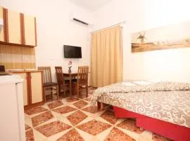 Apartment with pool Tomic Boka Bay