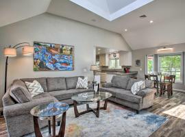 All-Seasons Chewelah Home: Fish, Golf & Ski! – hotel w mieście Chewelah