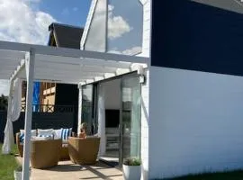 Domek z jacuzzi Summer House Dziwnówek Wrzosowo