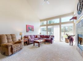 Village Loop in Eagle Crest, villa in Redmond