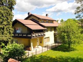 Garden's apartman - Kosjerić, hotel din Kosjerić