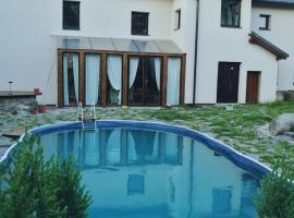 Statek "Two brooms", Apartment, cheap hotel in Mirkovice