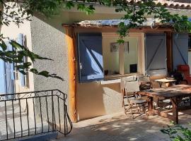 Gite Aoura baronnies provençales, Hotel in Montjay