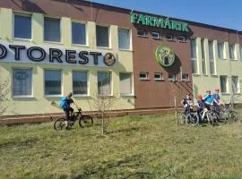 Motorest Farmárik