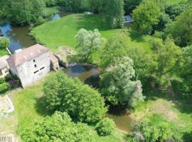 Atelier de peinture au Moulin de Gâteau - Atelier sur l'eau, hotel in La Vallée