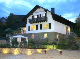 Schweizerhaus am Kurpark, maison de vacances à Boppard